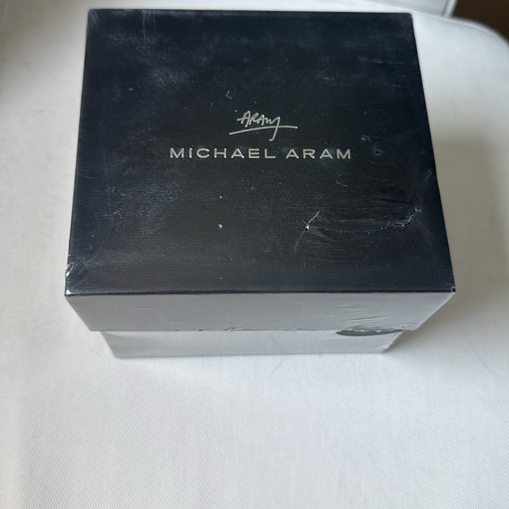 New Michael Aram Hemp Box - sealed and never opened - Picture 5 of 6